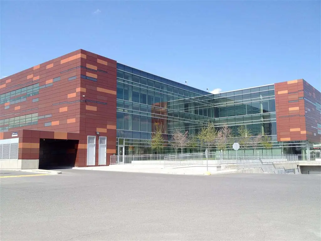 Desjardins-Caisse-de-Granby-Haute-Yamaska-2-Groupe-Picotte